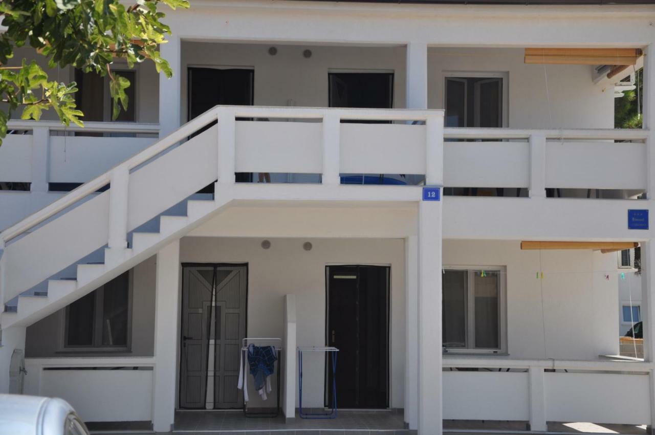 ויר Apartments Istuk מראה חיצוני תמונה