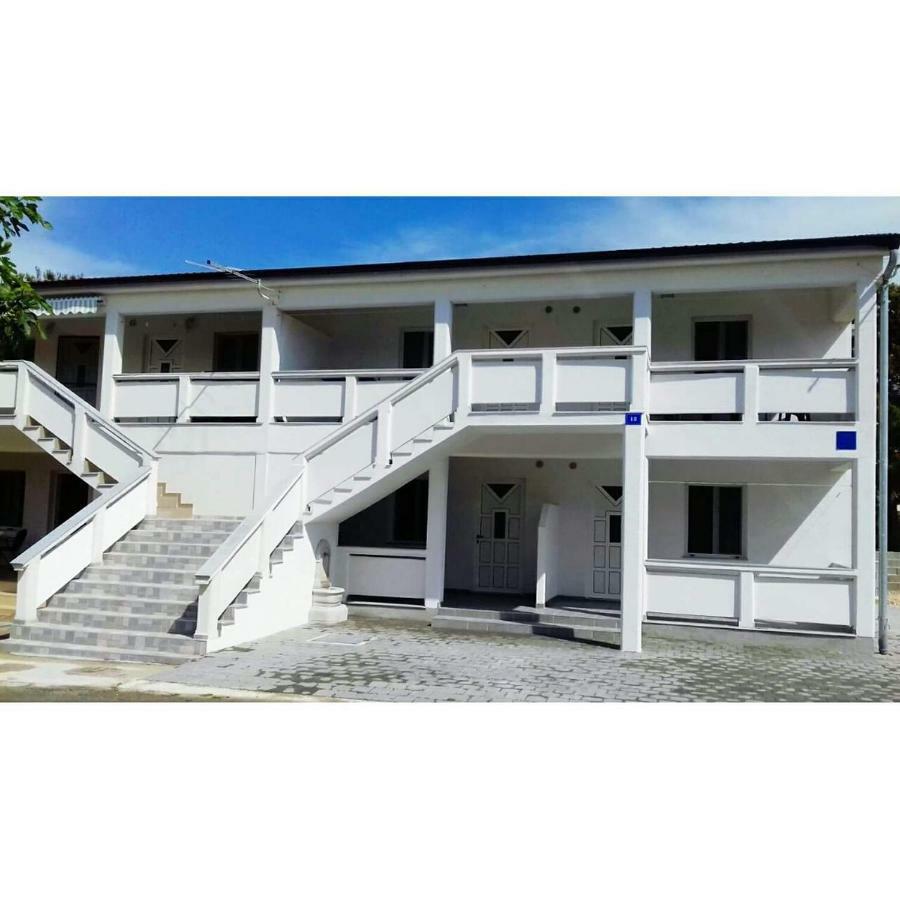 ויר Apartments Istuk מראה חיצוני תמונה